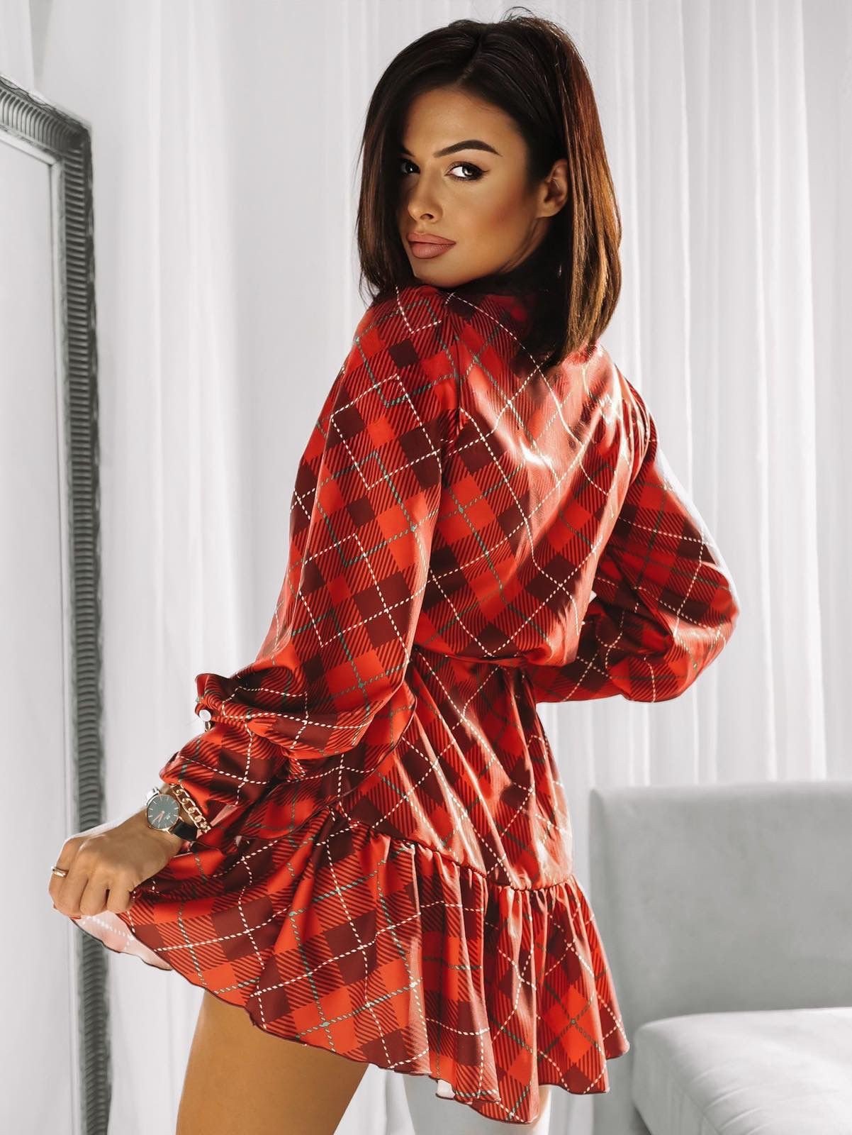 Рокля Анна - Стилна червена карета за всяка модна любителка LaBalancia Roberto Fashion Store Shirt XS/S