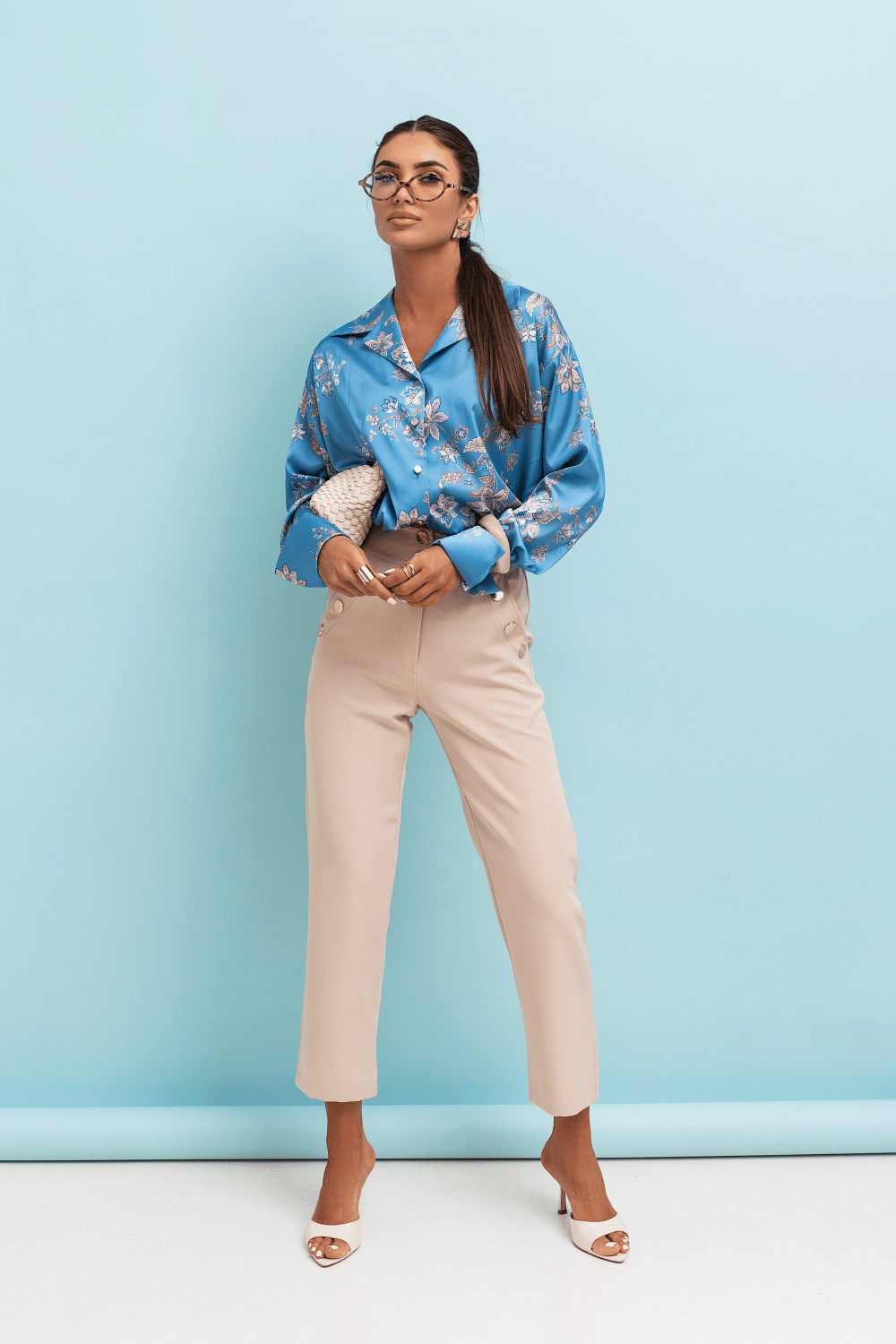 Сатенена риза MADDIE „Indigo Flowers“ – елегантен флорален десен LaBalancia Roberto Fashion Store Set 5907378517954 S