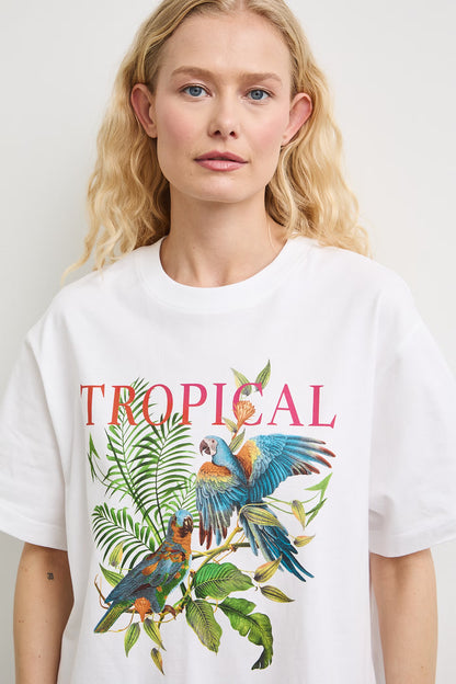 Дамска тениска в бял цвят с принт "Tropical"