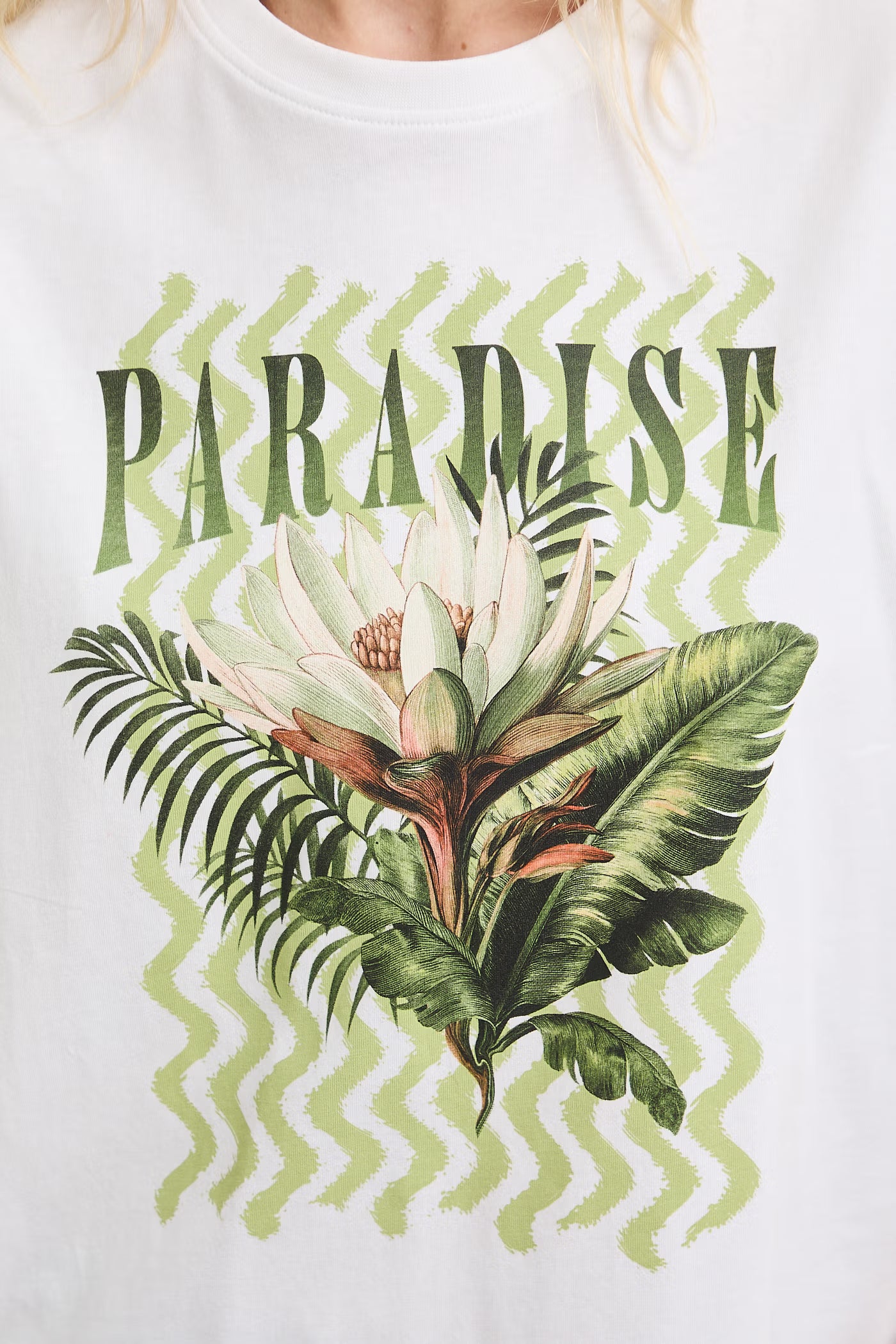 Дамска тениска в бял цвят с принт "Paradise"