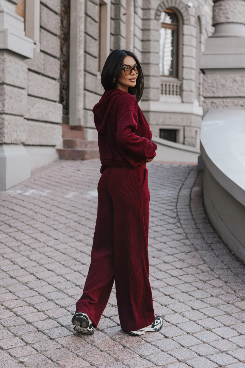 Дамски спортен комплект BROOKLYN, бордо, с модерен градски дизайн