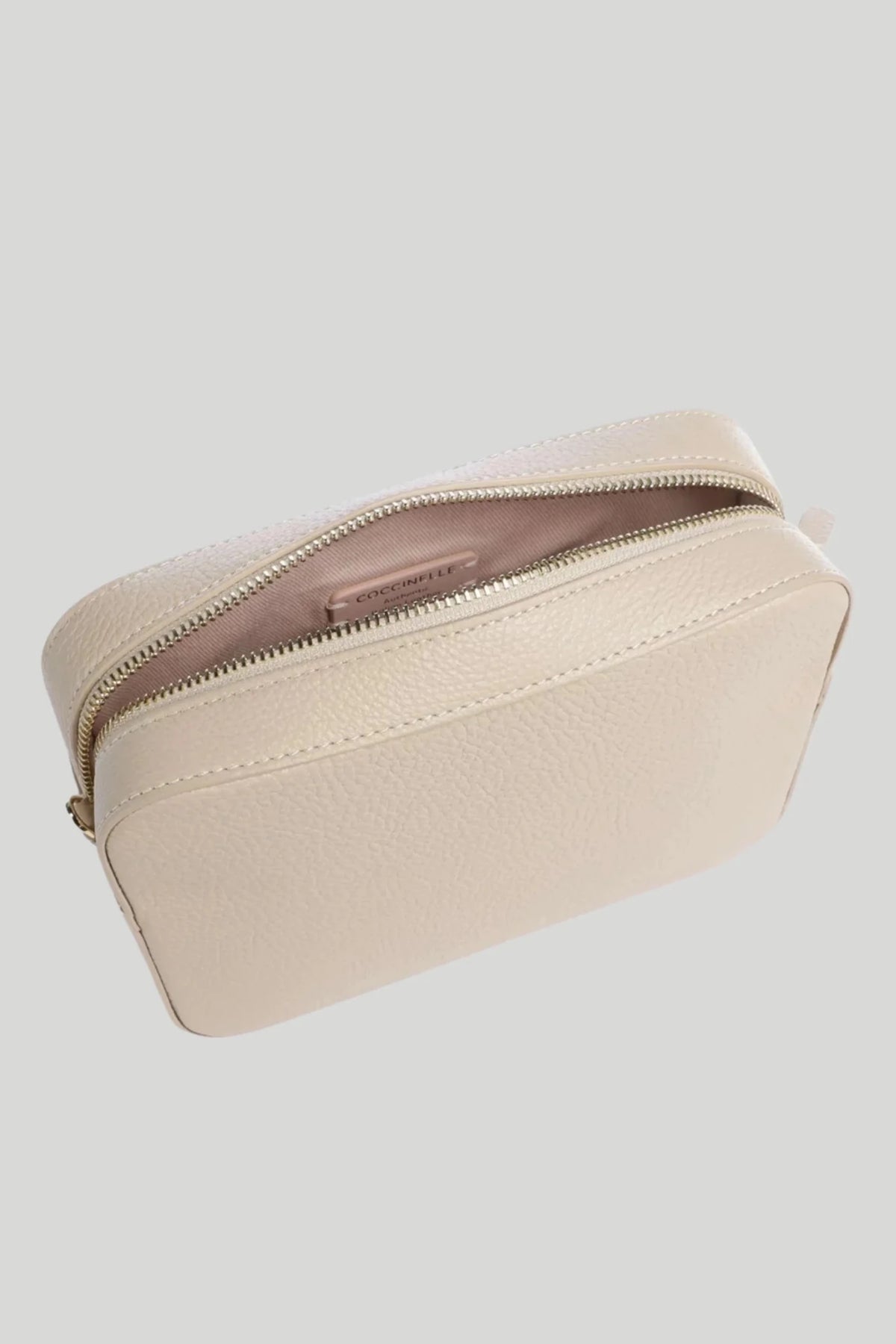 Дамска кожена чанта през рамо Coccinelle Tebe, бежова Coccinelle Roberto Fashion Store Bag E5MN555M301-N64-TU One Size