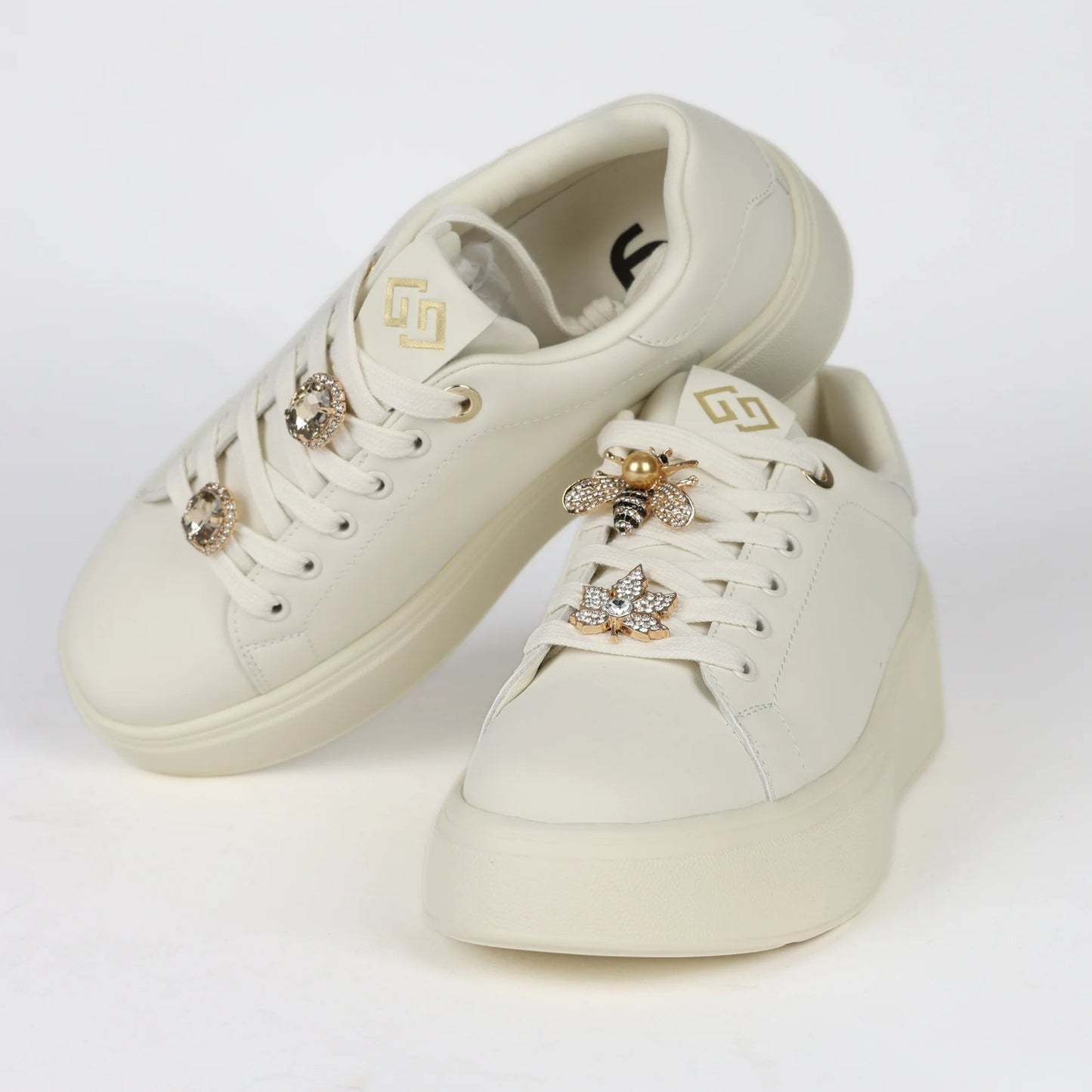Дамски Сникърси с брошки, Бял Gold 'n Gold Roberto Fashion Store Sneakers GNG1012SNKWHIBRC36 36