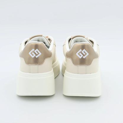 Дамски сникърси в бежово с декоративни блестящи сърца Gold&Gold Roberto Fashion Store Sneakers GNG2603GB1045BEI-36 36