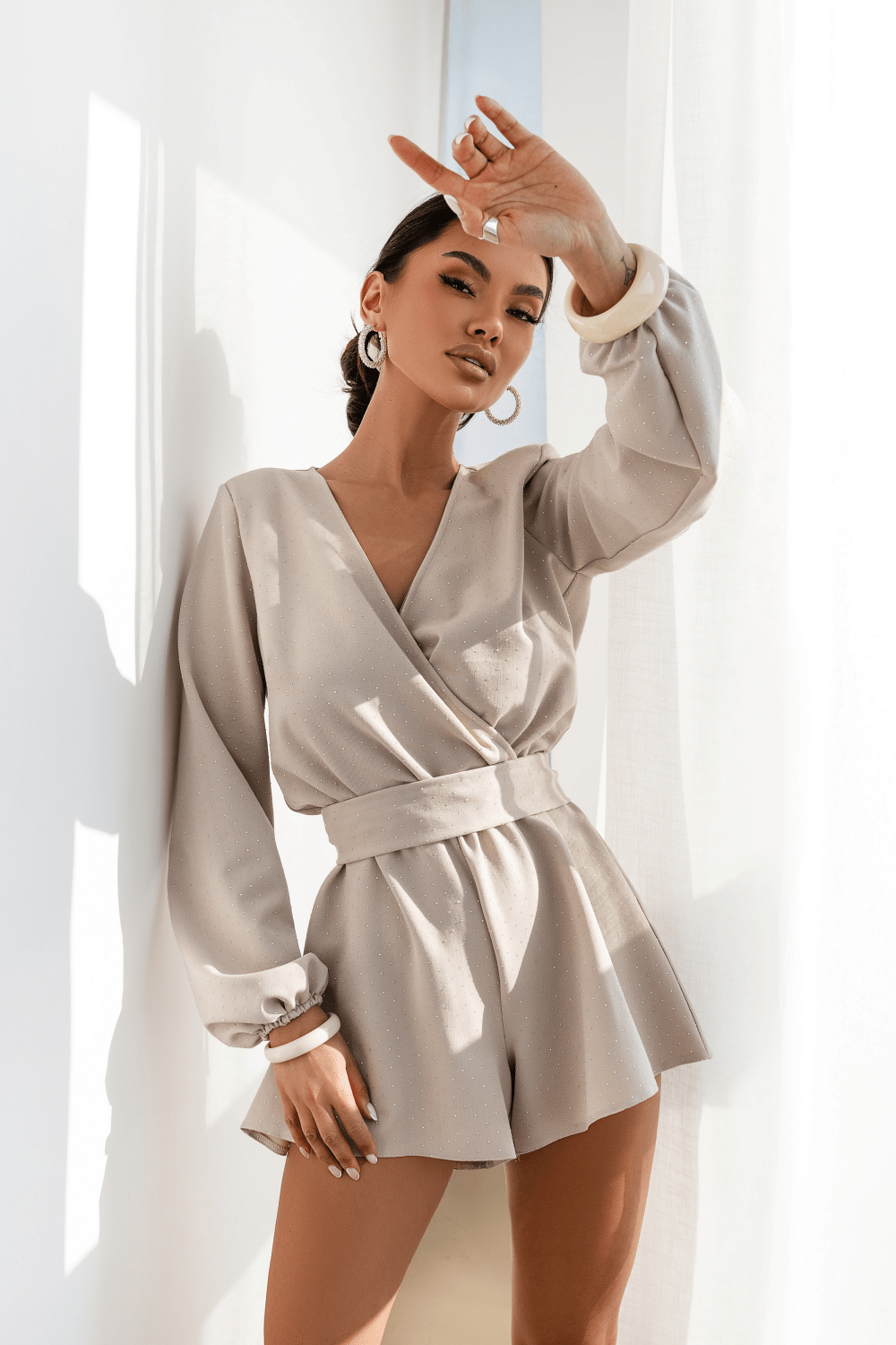 Елегантен дамски гащеризон GLOW в бежово - модерен и изискан дизайн LaBalancia Roberto Fashion Store T-shirt 5907378521302 M/L