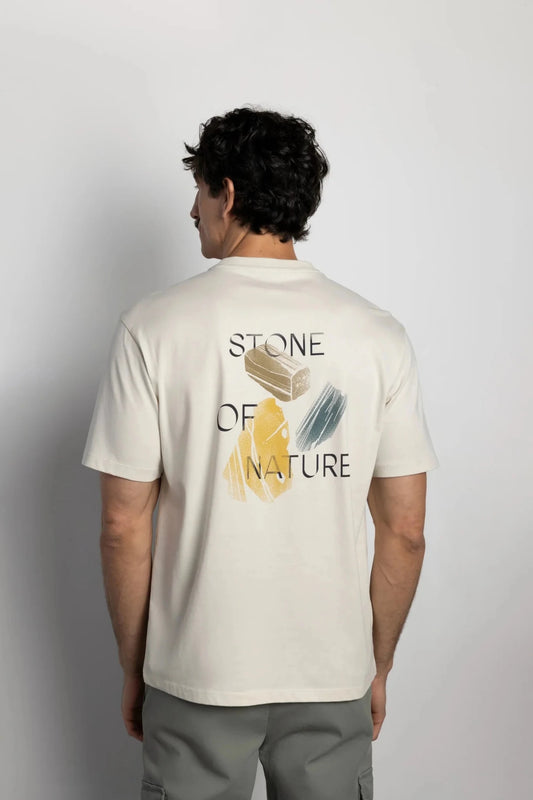 Мъжка тениска "Geology Stone" от 100% памук, бяла — принт „Stone of Nature" на гърба, колекция Boston, размери S-XL – облечен