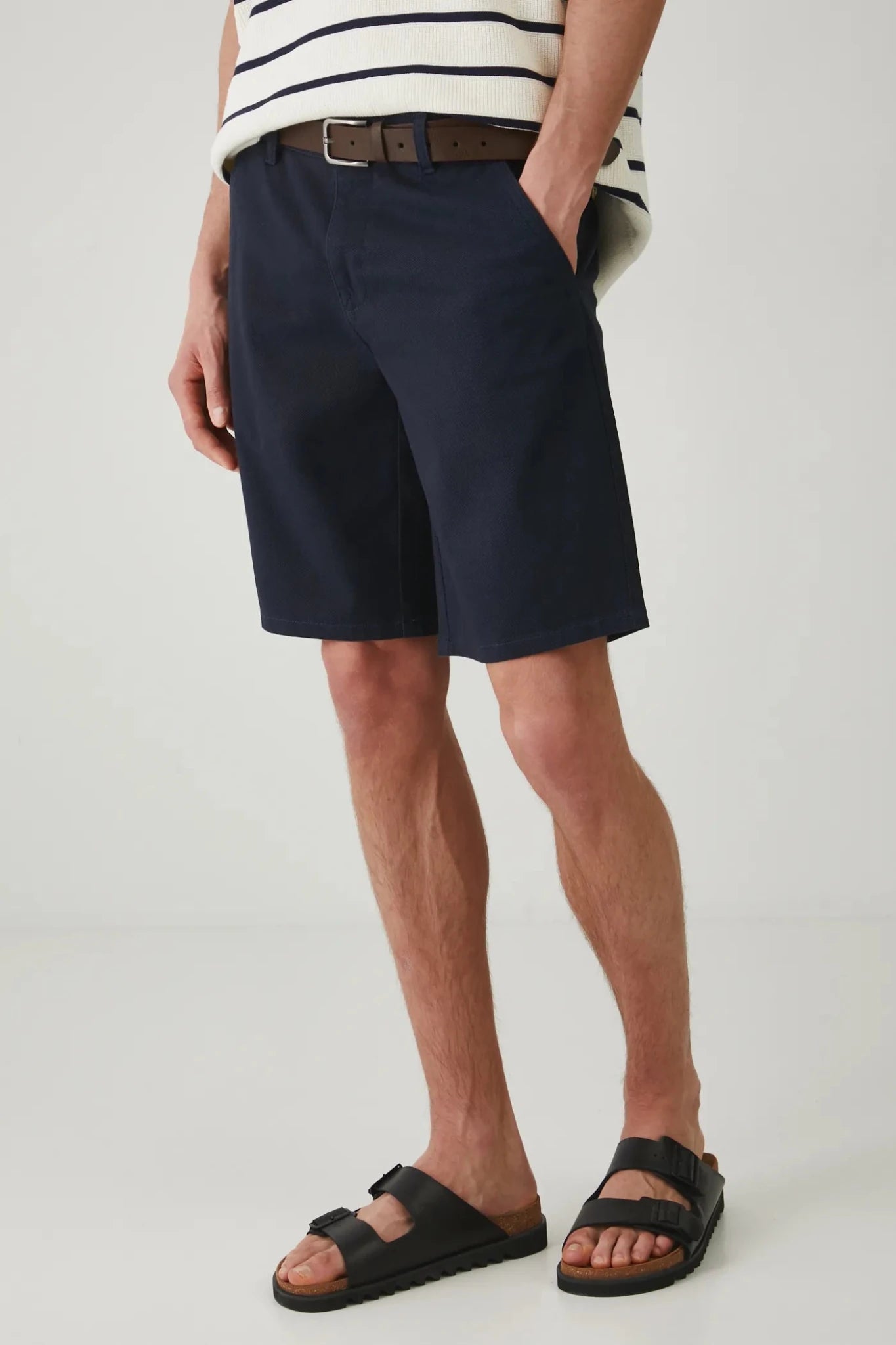 Мъжки къси панталони за всякакви поводи в тъмносин цвят Medicine Roberto Fashion Store Jeans RS25SZM070-59A-S S